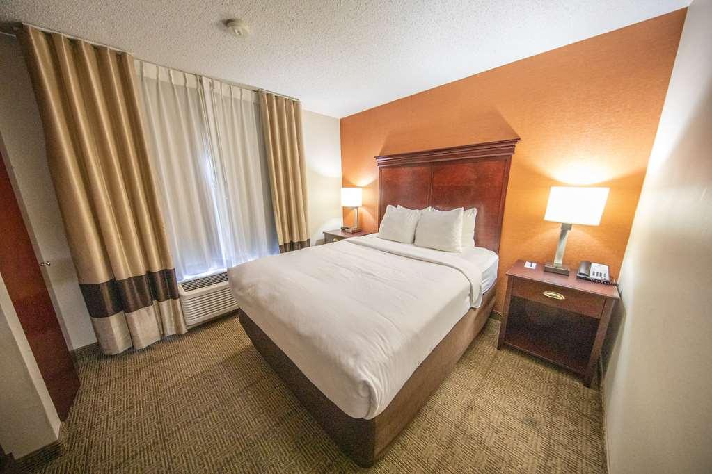 Comfort Inn & Suites Hutchinson Room photo
